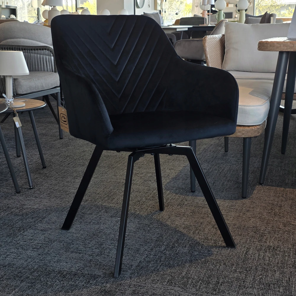 Exito Design Juodas veliūrinis sukamasis krėslas Panko 2 – stilius ir komfortas