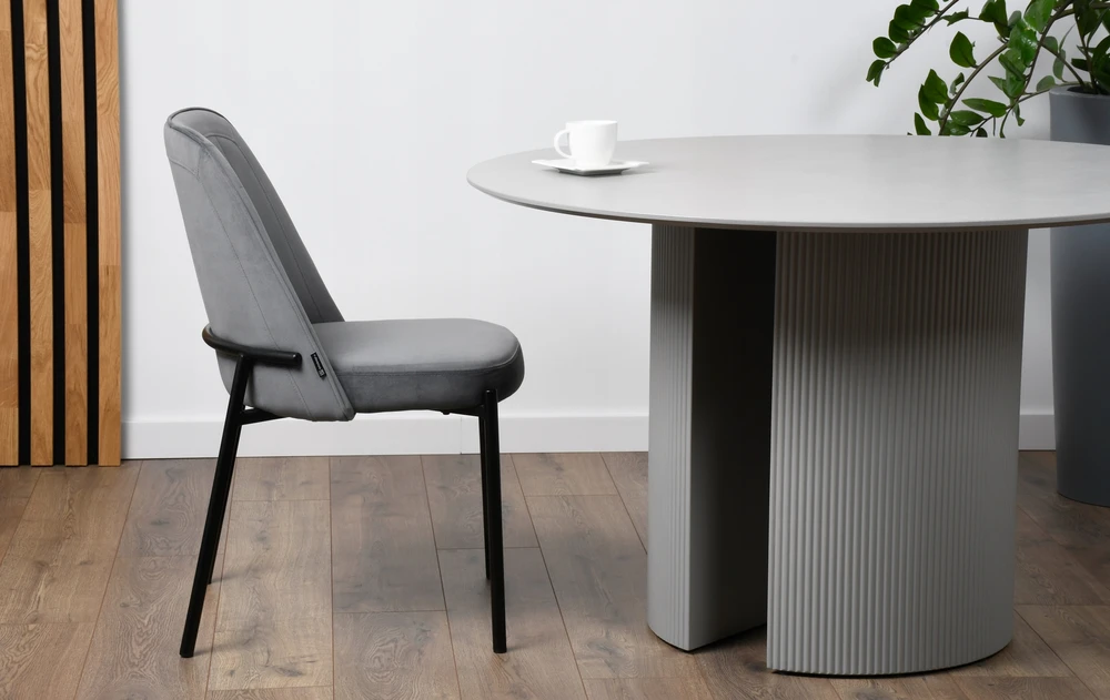 Exito Design Minkšta pilka aksominė kėdė svetainei, valgomajam ir virtuvei - EMO