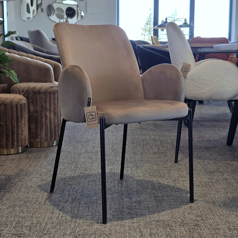 Exito Design Minkšta ruda kėdė svetainei, valgomajam ir virtuvei - šiuolaikiška GUSTO