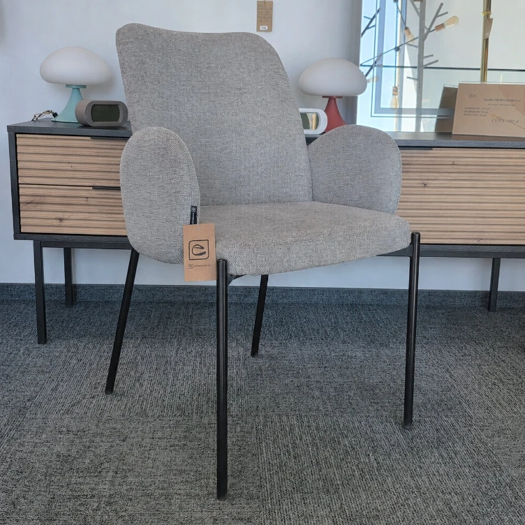 Exito Design Pilka minkšta kėdė svetainei, valgomajam ir virtuvei - šiuolaikiška GUSTO