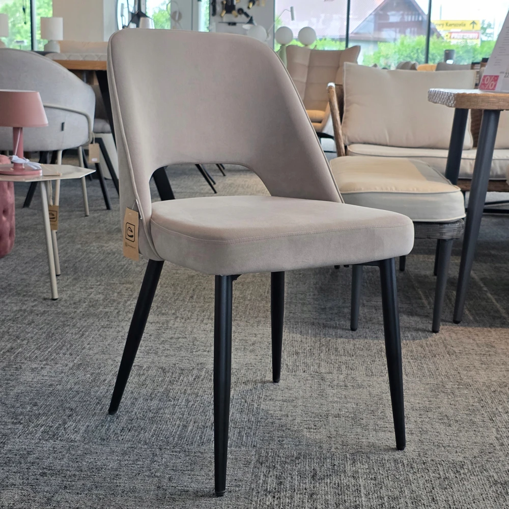 Exito Design Smėlio spalvos minkštas aksominis krėslas svetainei, tualetiniam stalui, valgomajam - FERO