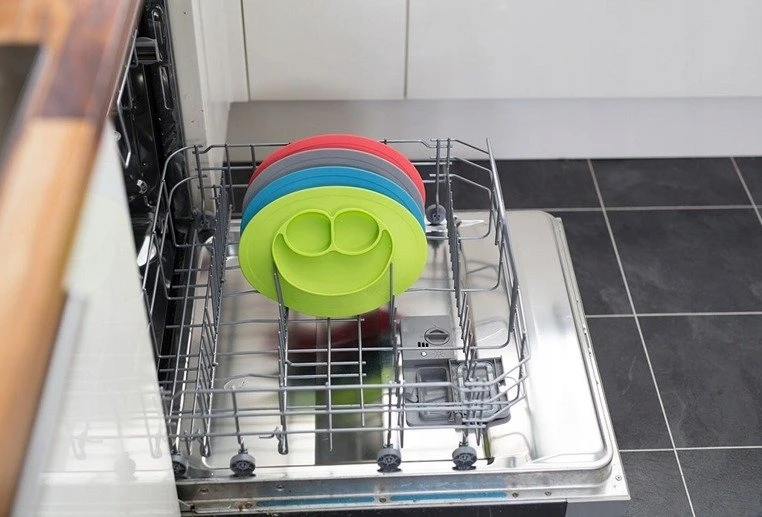 EZPZ maža lėkštė su padu 2in1 Mini Matt balta
