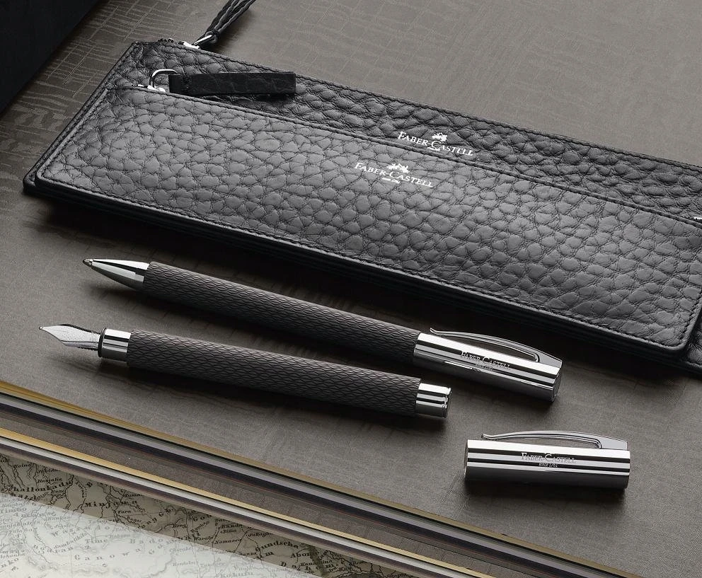 Faber-castell Ambition Juodas Sand automatinis rašiklis su dėklu