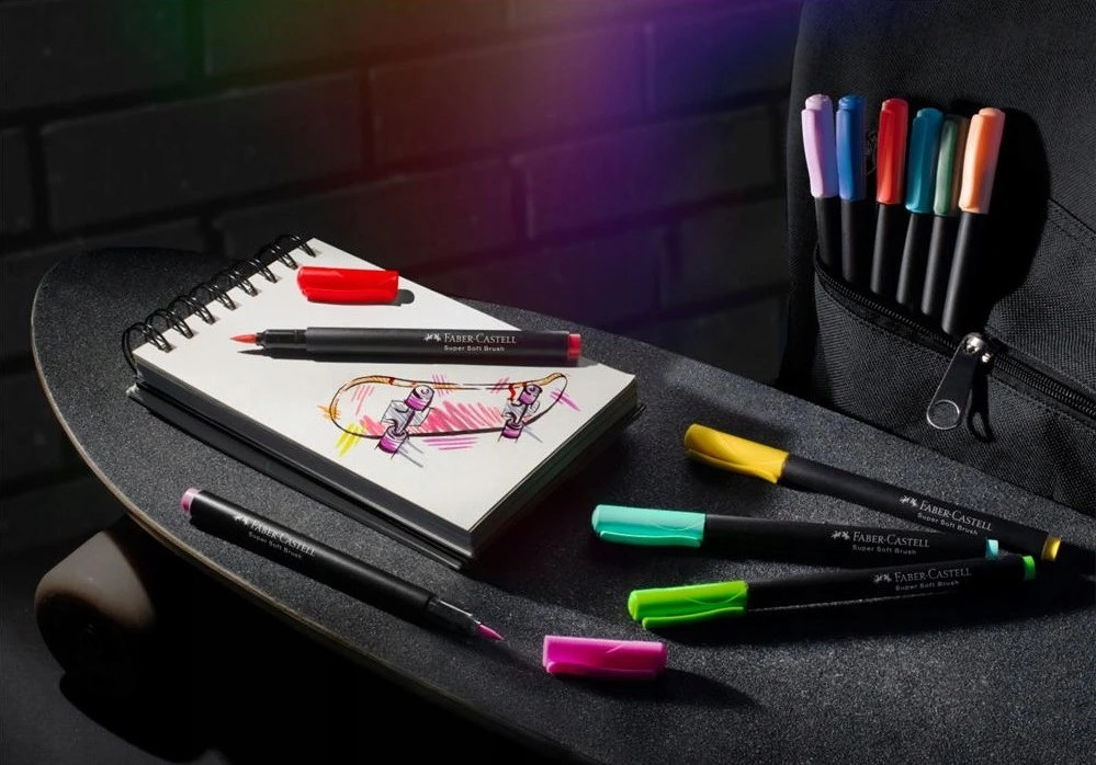 Faber-castell Juodas Edition 20 spalvų teptukiniai markeriai