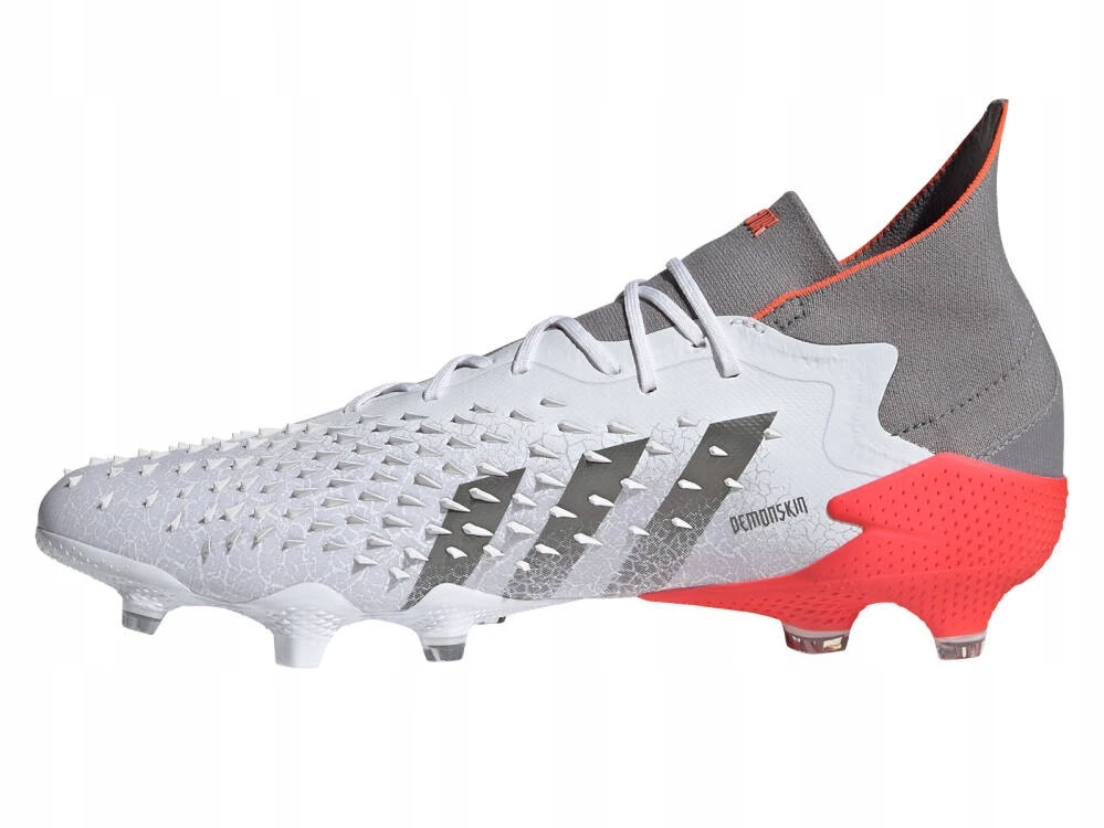 Futbolo bateliai Adidas FY6255