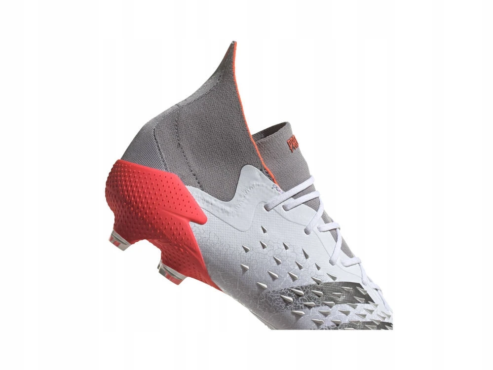 Futbolo bateliai Adidas FY6255