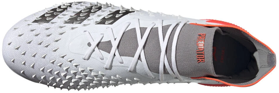Futbolo bateliai Adidas FY6255