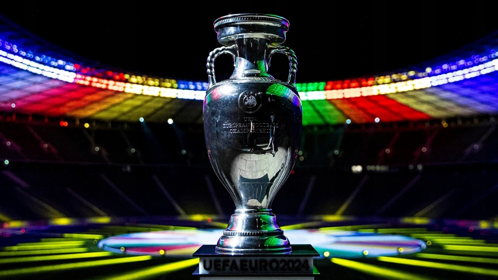 Futbolo kamuolys Adidas Euro24 Club IN9374