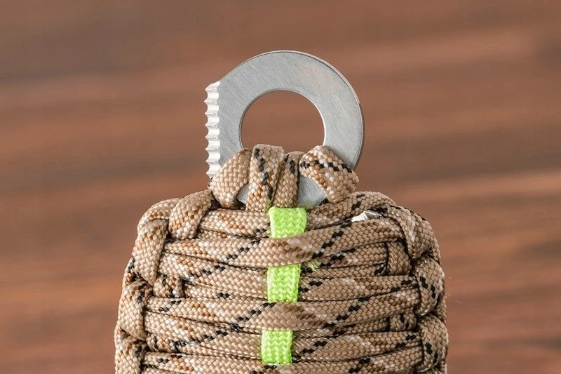 Gadget Master Daugiafunkcinis "granato" tipo išgyvenimo rinkinys su Paracord