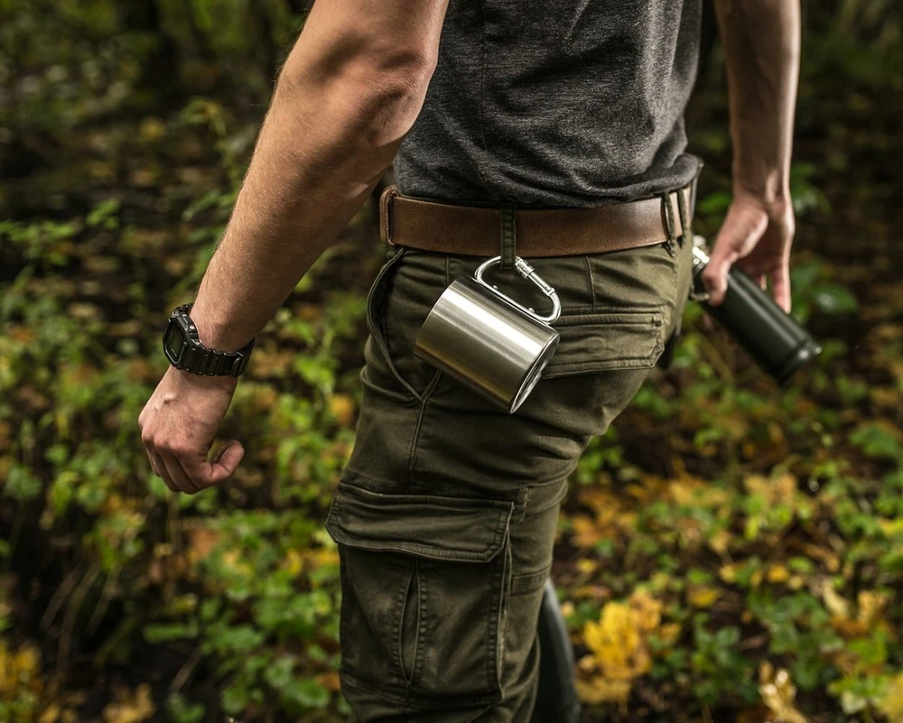Gertuvė Gadget Master Turistinis puodelis su karabinu, nerūdijančio plieno, 300ml