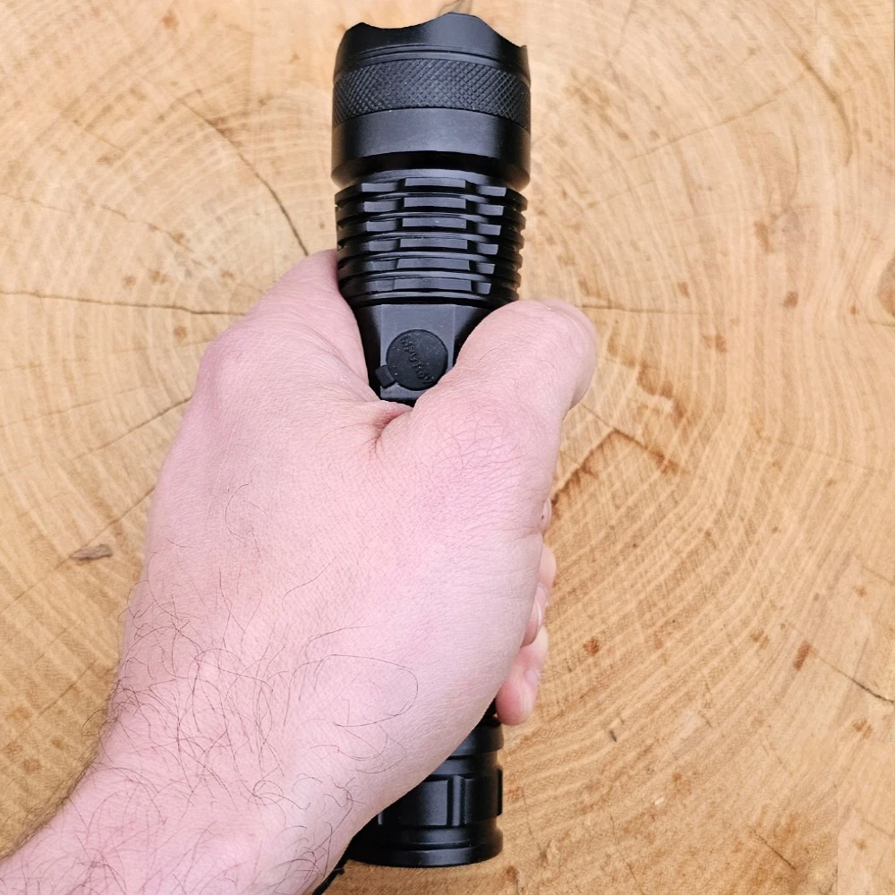 Galingas FUMO PRO 2500 lm AKUMULIATORIUS BLYKŠČIUS ĮKRAUJAMAS 5000 mAh ZOOM
