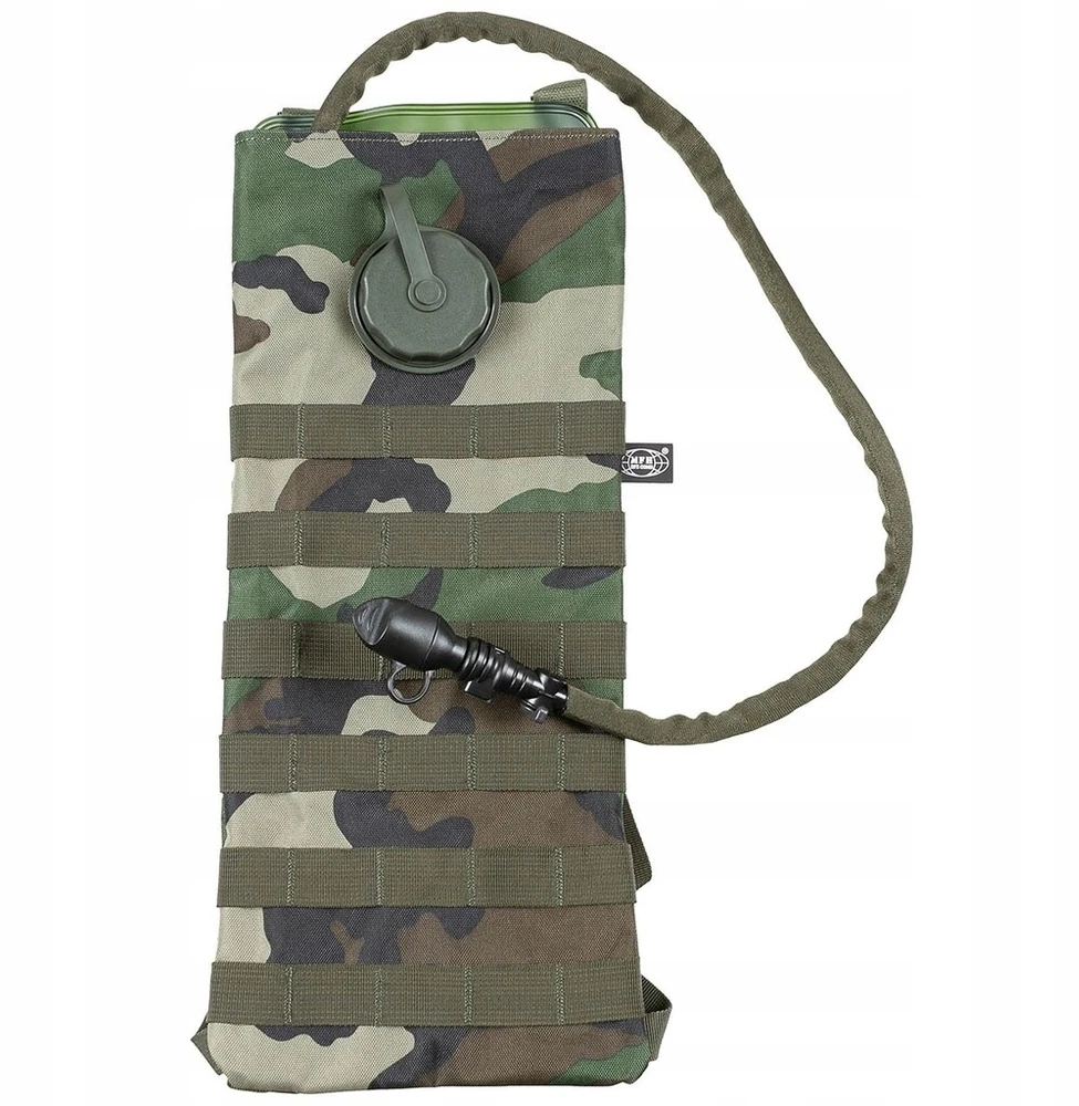 MFH Max Fuchs Kuprinaitė – gertuvė 2.5L su Molle sistema, woodland (30620T)