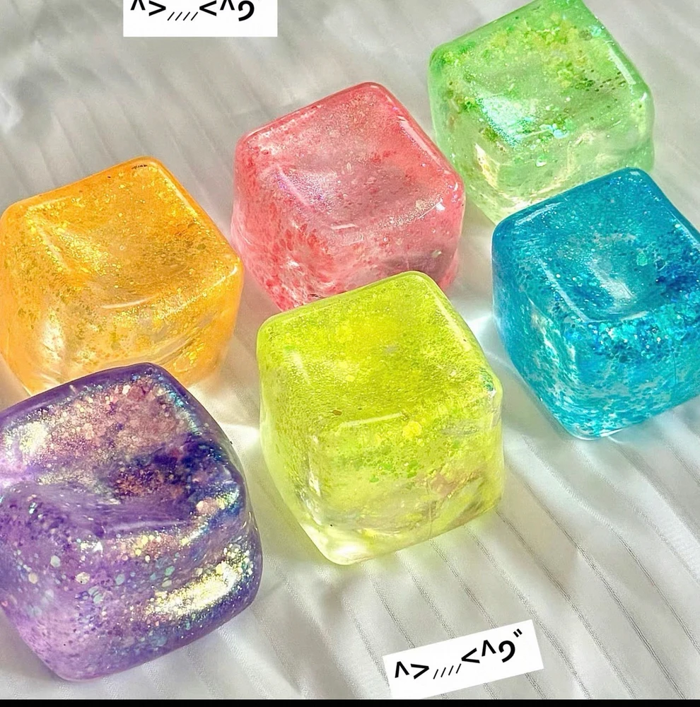GNIOTEK ICE CUB ANTISTRESS CAT SQUISHY MOCHI 5CM 4 SPALVOS