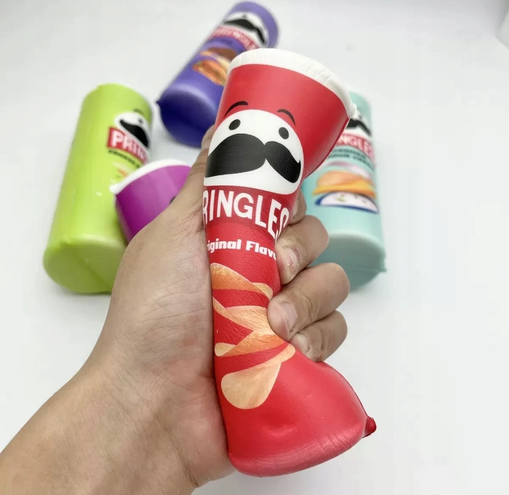 GNIOTEK PRINGLES putplastis, purus 15 cm KVAPAS antistresinis FOODIE ADHD