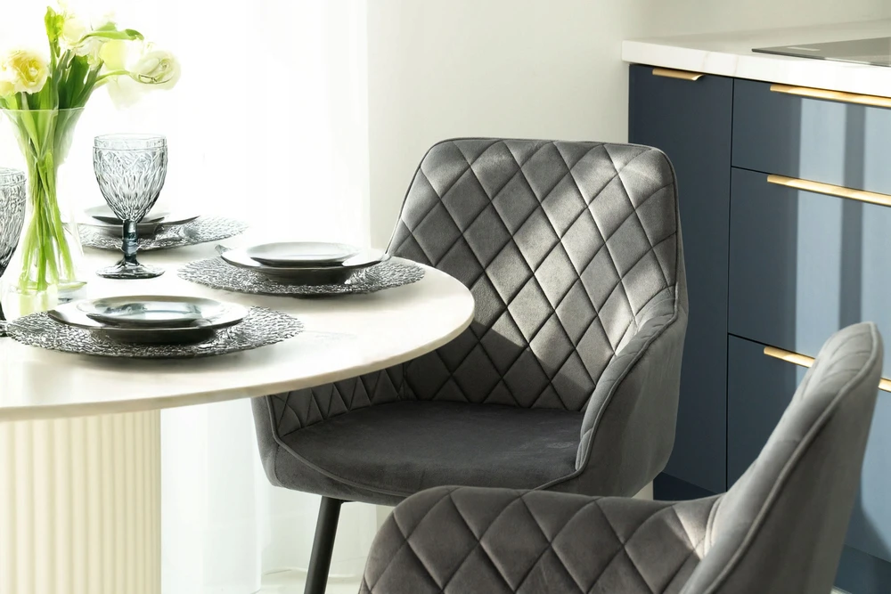 Gockowiak HAVANA VELVET GRAPHITE AKSOMINĖ KĖDĖ SVETAINEI, MODERNA