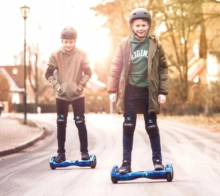 Gordon Vienvietis vaikiškas elektrinis Drift Gokartas – 3 ratų skuteris su LED, Bluetooth ir reguliuojama rėmo aukščio sistema
