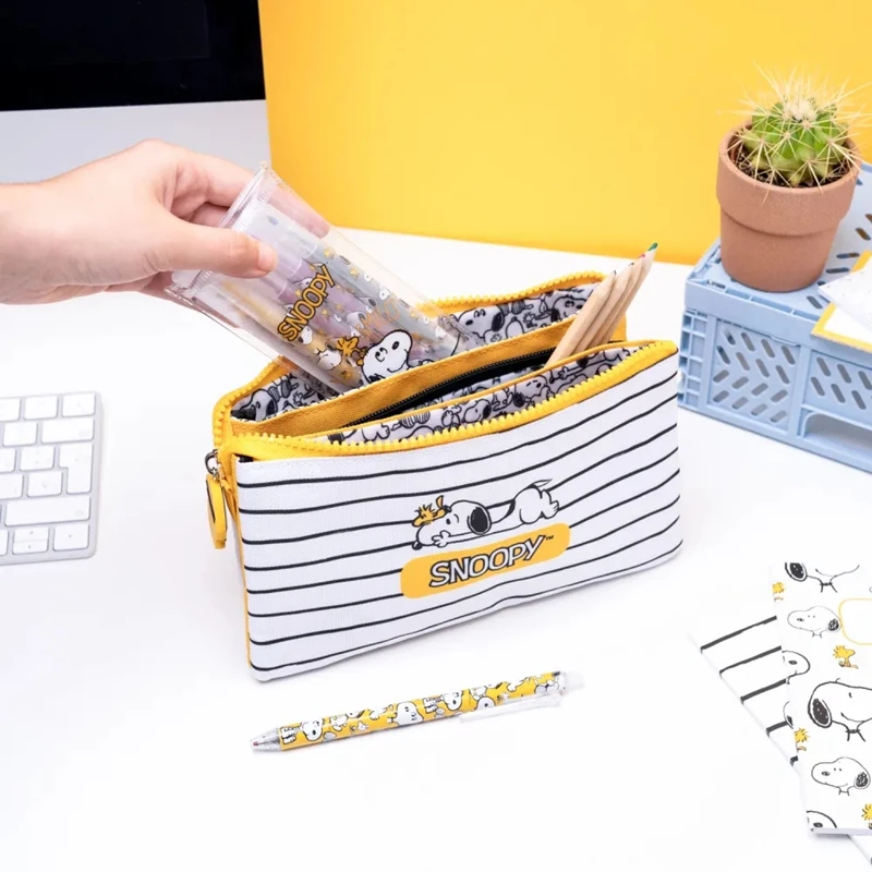 Grupoerik Snoopy - 3-compartment pencil case from the Lazy Days collection
