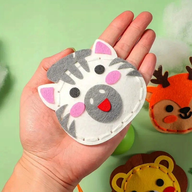 Habarri Gyvūnai - veltinio siuvimo rinkinys DIY pakabukai - 8 elementai