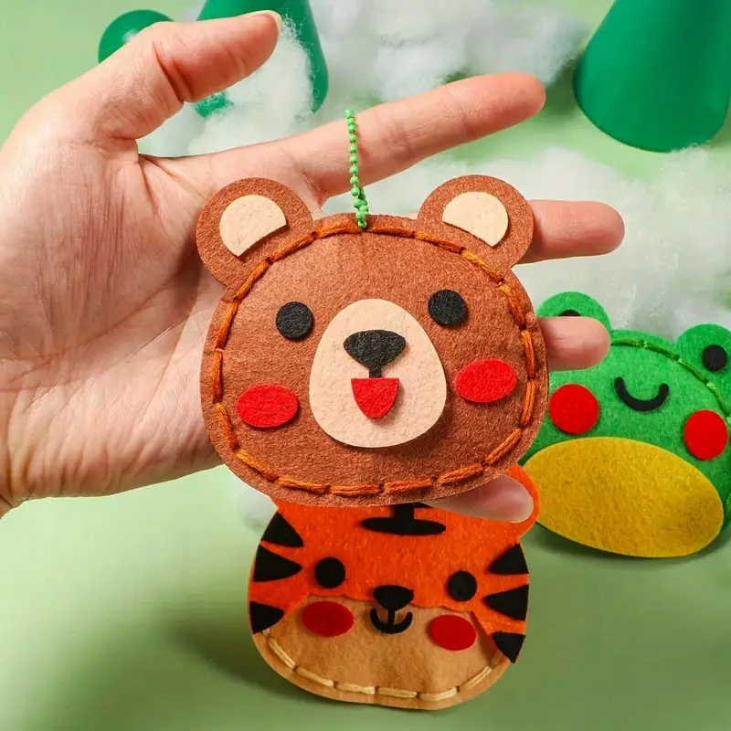 Habarri Gyvūnai - veltinio siuvimo rinkinys DIY pakabukai - 8 elementai