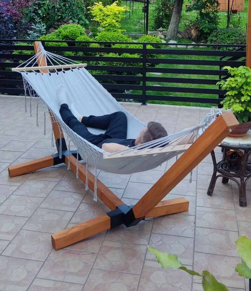 Hamakas su XL sodo rėmu + dangteliu – poilsio komplektas 250 kg DOVANA
