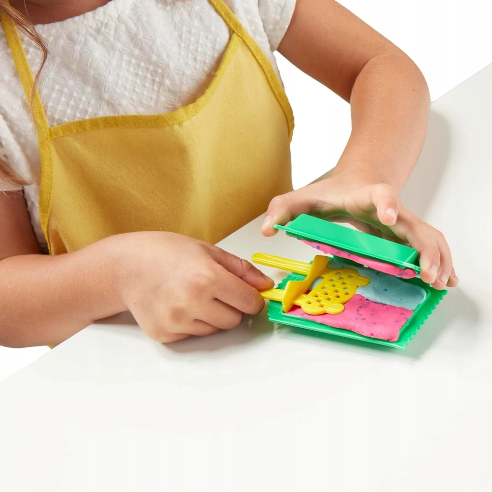 Hasbro PLAY DOH CAKE ICE CREAM PARTY ICE CREAM PARTY ledų užpilas, 6 vamzdeliai