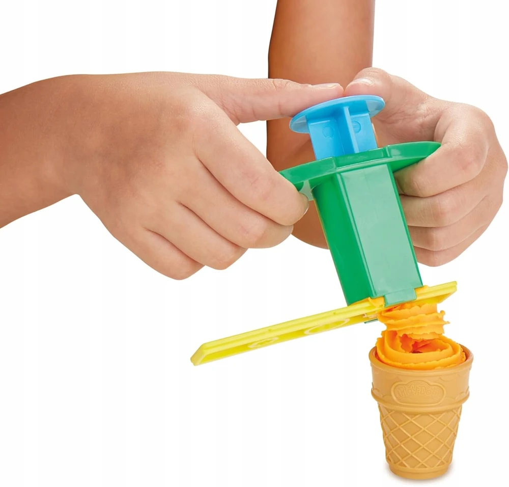 Hasbro PLAY DOH CAKE ICE CREAM PARTY ICE CREAM PARTY ledų užpilas, 6 vamzdeliai