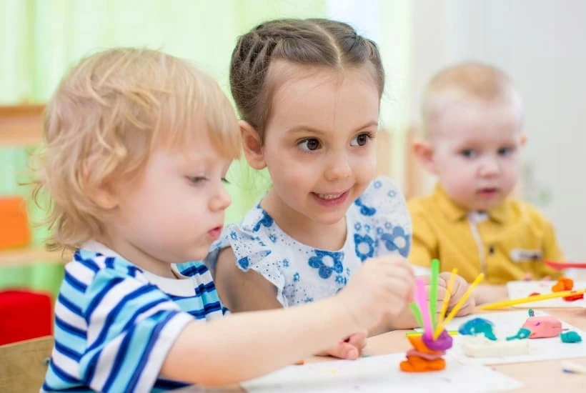 Hasbro PLAY DOH CASTRY GEOMETRIC FIGURES 6 VAMZDŽIŲ DOVANA DIDELIAM VAIKAMS