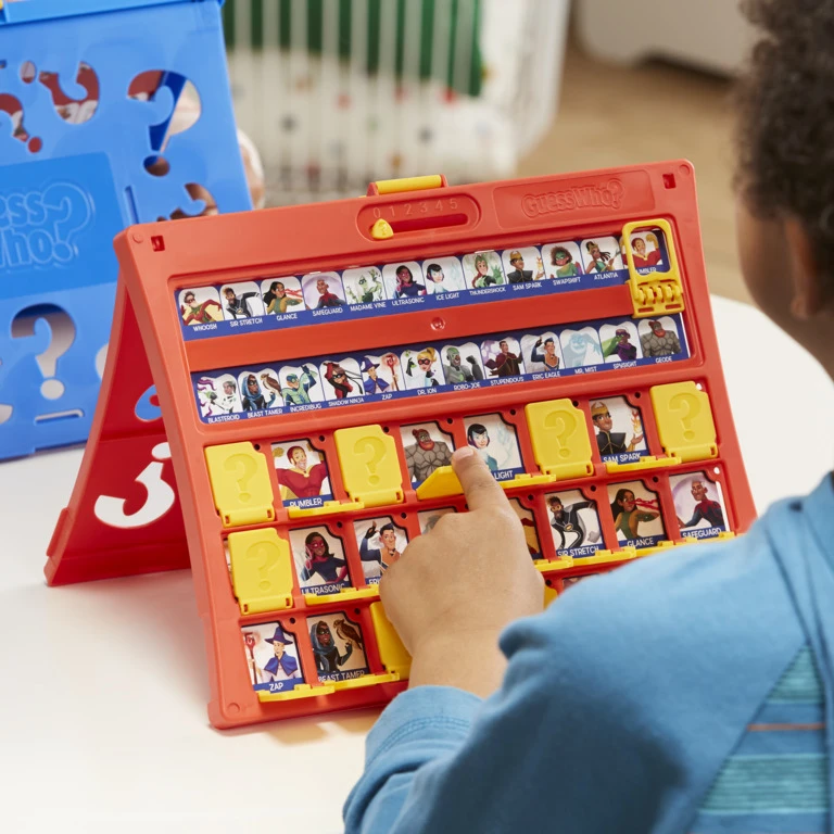 Hasbro žaidimas Atspėk kas? Lenkiška F6105 versija