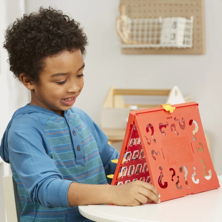 Hasbro žaidimas Atspėk kas? Lenkiška F6105 versija