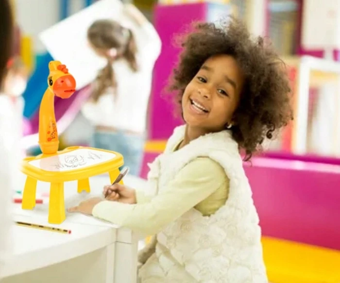 HollaKids Projektorius, skirtas piešti žirafą Projektorius, mokantis dažyti stalo skaidrių žymeklius