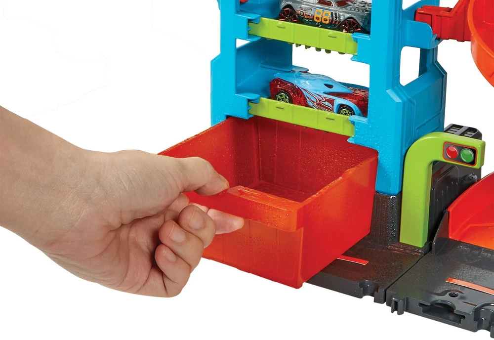 Mattel Hot Wheels rinkinys „Bokštinė automobilių plovykla“