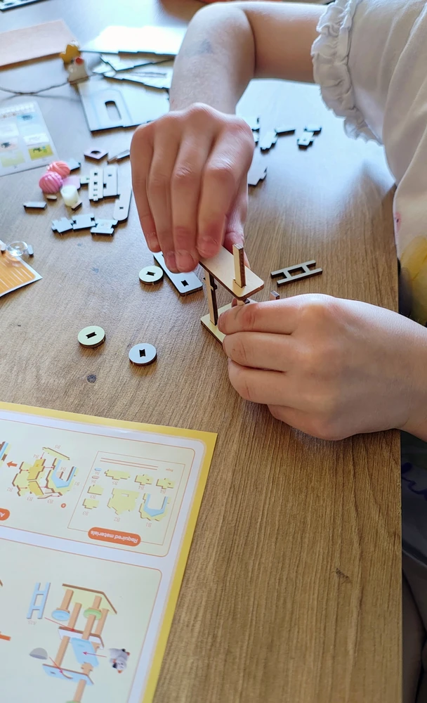 Itotal „I-total“ miniatiūrinė diorama, skirta kurti mini žaislų parduotuvės „pasidaryk pats“ rinkinį