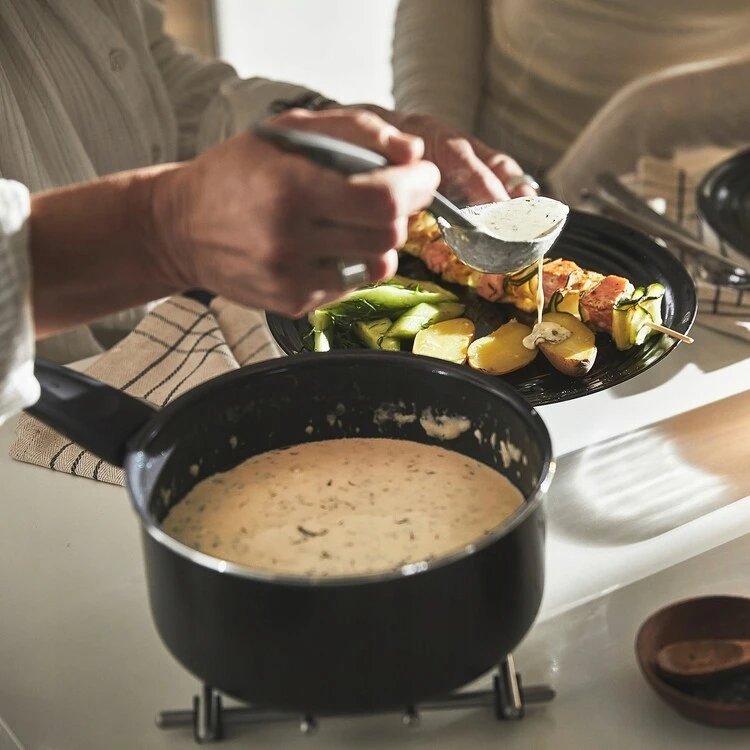 IKEA HEMLAGAD Puodas su dangteliu, NON STICK danga, 2 l