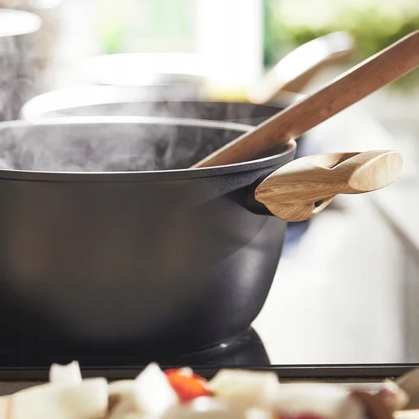 IKEA HUSKNUT Puodas su dangteliu, nepridegančia danga, 2,7 l