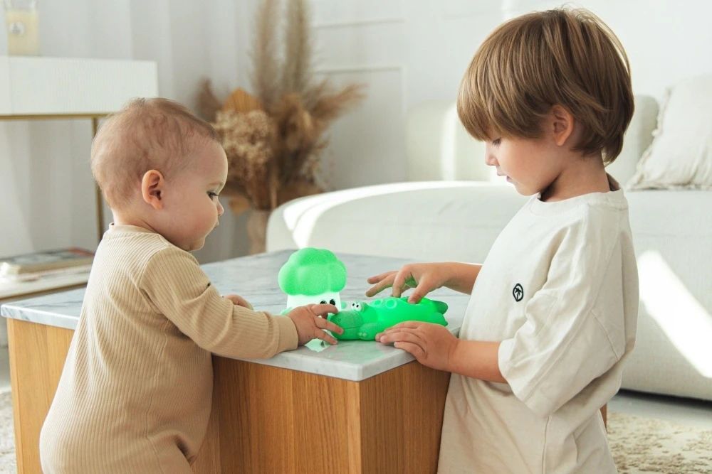 Innogio Lampka Nocna dla Dzieci LED Silikonowa Krokodyl Fidget Toy RGB Dotykowa USB