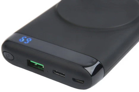 Išorinė baterija DELTACO, belaidis, 10 000 mAh, 1x USB-A, 1x USB-C PD, mag. / PB-Q1003
