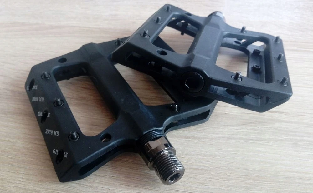 itin lengvi nailoniniai pedalai, CNC staklių guoliai