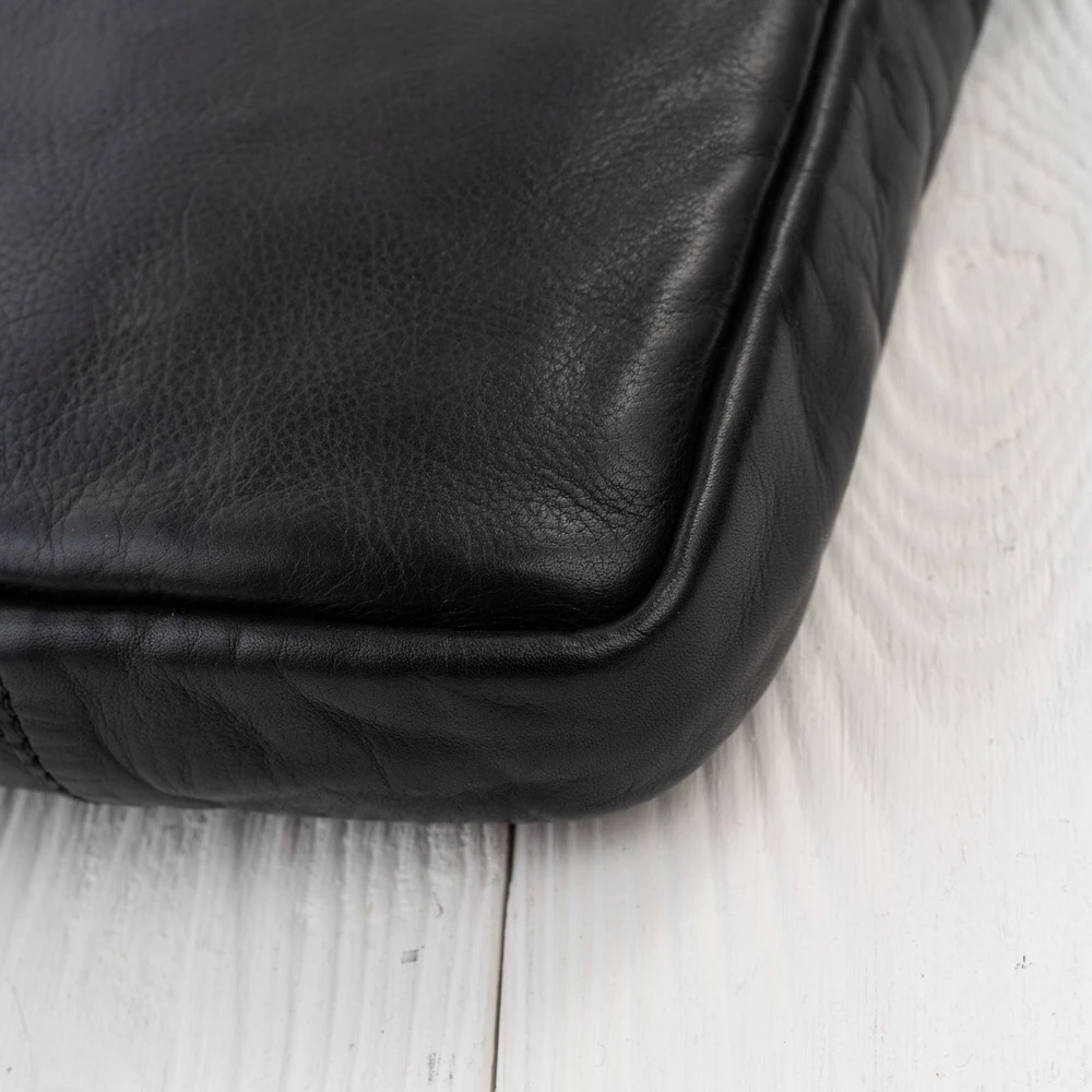 Juoda vyriška odinė rankinė per petį iš „washed leather“ odos, „Paolo Peruzzi“ SL-03-CSBL