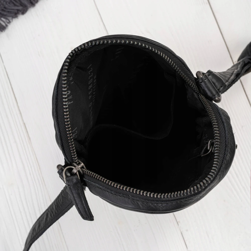 Juoda vyriška odinė rankinė per petį iš „washed leather“ odos, „Paolo Peruzzi“ SL-03-CSBL