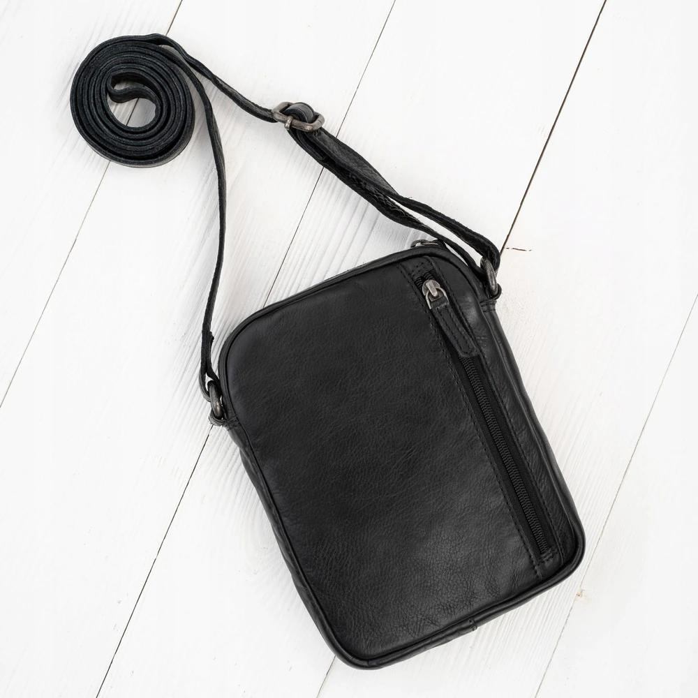 Juoda vyriška odinė rankinė per petį iš „washed leather“ odos, „Paolo Peruzzi“ SL-03-CSBL