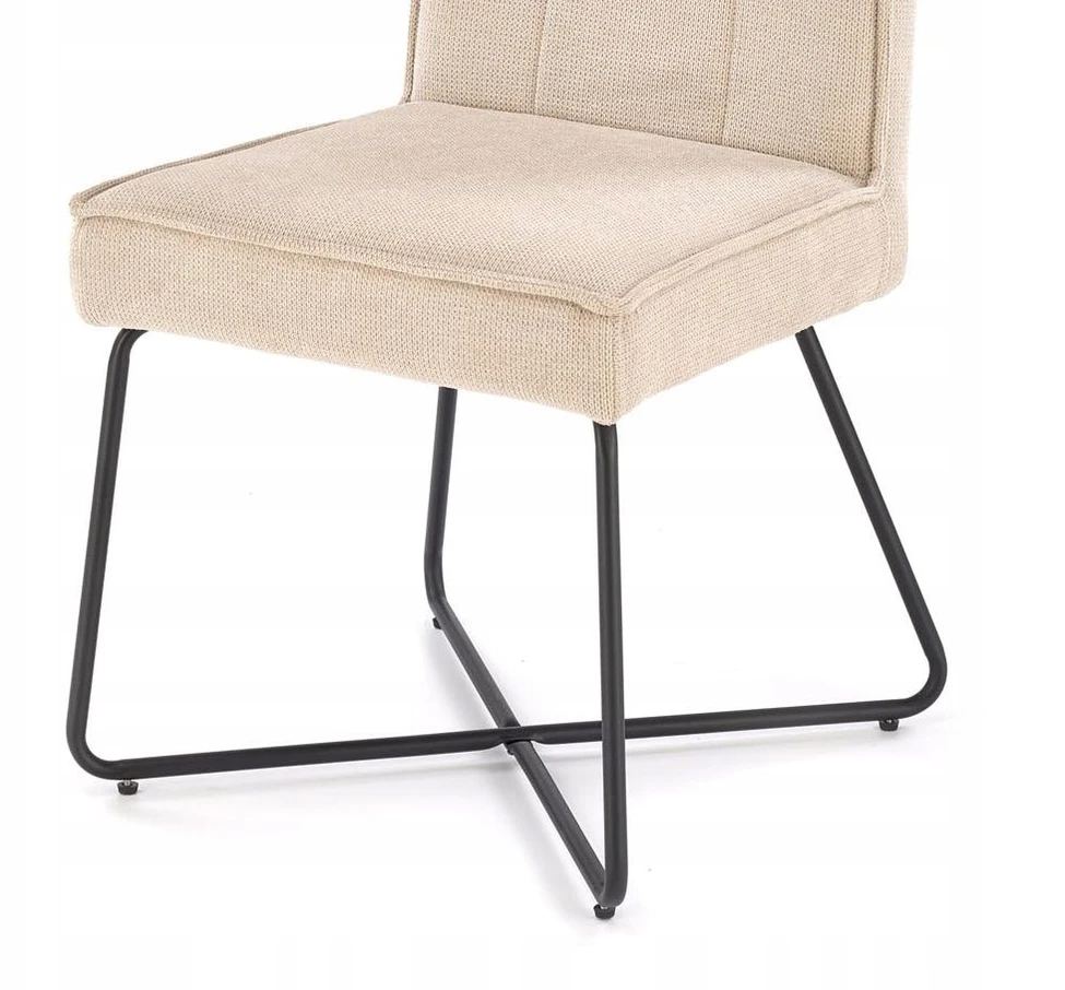 K534 Halmar kėdė – moderni, minkšta, smėlio/juoda