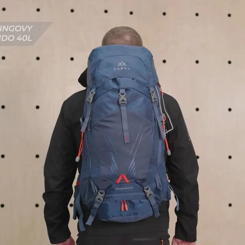 KADVA VAGABUNDO ŽYGIŲ KUPRINĖ 40l Juodas KALNŲ TREKKINĖ DENGALIS