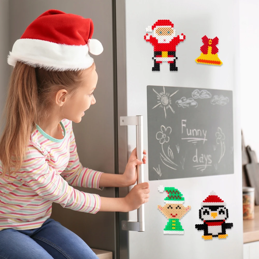 Kalėdinis lyginimo karoliukų rinkinys La Manuli Happy Christmas, 4500 vnt., su priedais