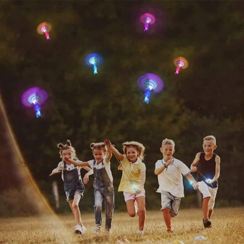 Karwil FLYING PIN WHEEL LED ŽAISLINIS PEČIŲ SRAIGTASOPTERIS SkėTIS VAIKAMS 10 vnt.
