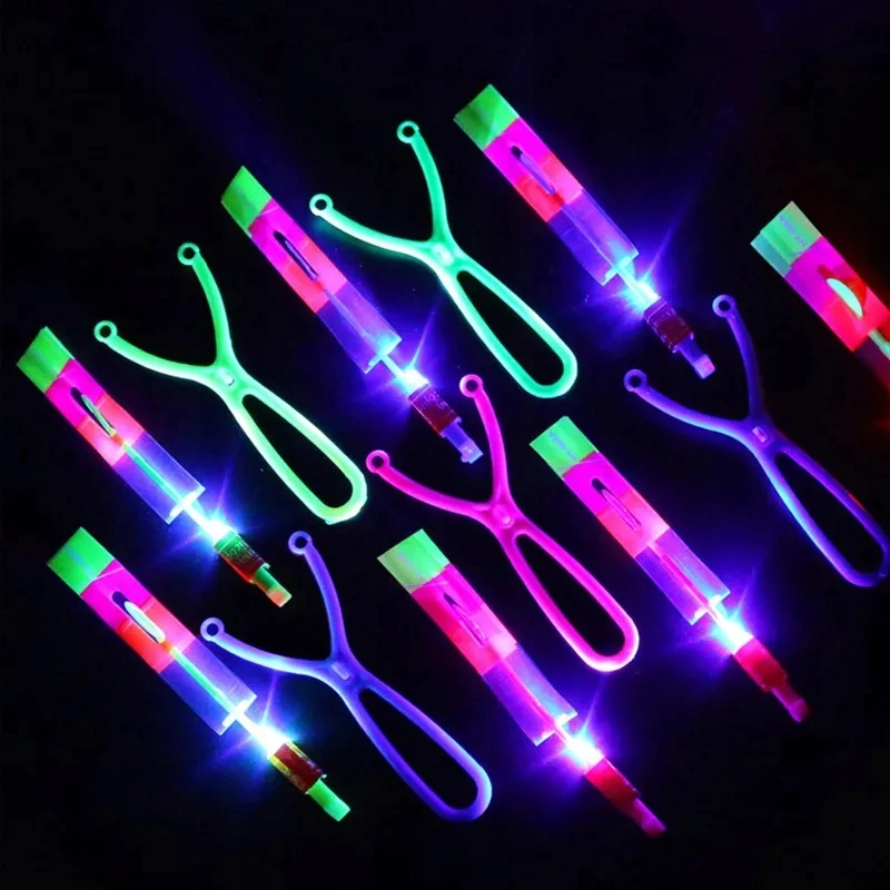 Karwil FLYING PIN WHEEL LED ŽAISLINIS PEČIŲ SRAIGTASOPTERIS SkėTIS VAIKAMS 10 vnt.