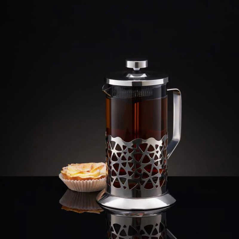 Stiklinis french press kavinukas su ažūriniu metalo dekoru