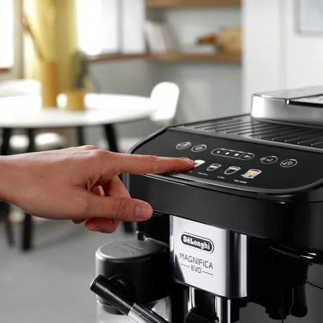 Kavos aparatas De’Longhi ECAM290.61.B Magnifica Evo, Juodas