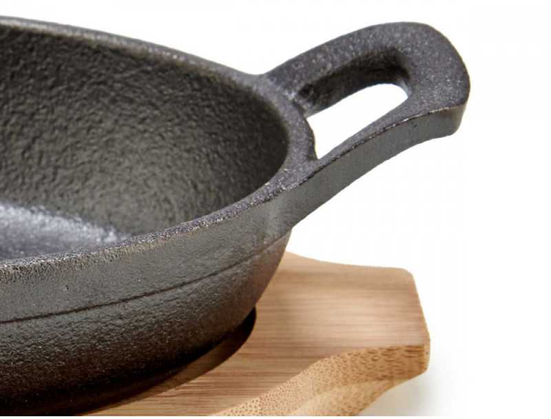 Kinvara Kepimo indas kalioji geležis su bambukiniu padėklu 22x12x5 cm (max 260C) 64308