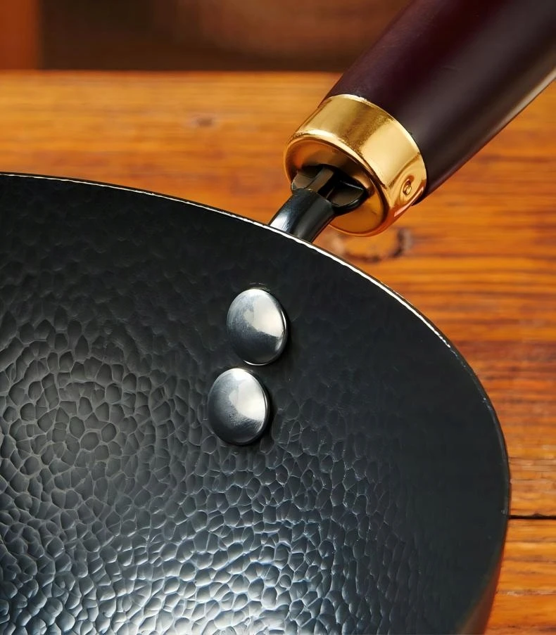 Ketaus puodas 24 cm mažas Wok pieno neprideganti keptuvė su dangčiu