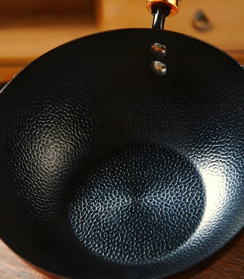 Ketaus puodas 24 cm mažas Wok pieno neprideganti keptuvė su dangčiu